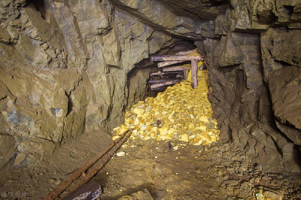 湖南平江地下宝藏：2000米深处的“金脉奇迹”